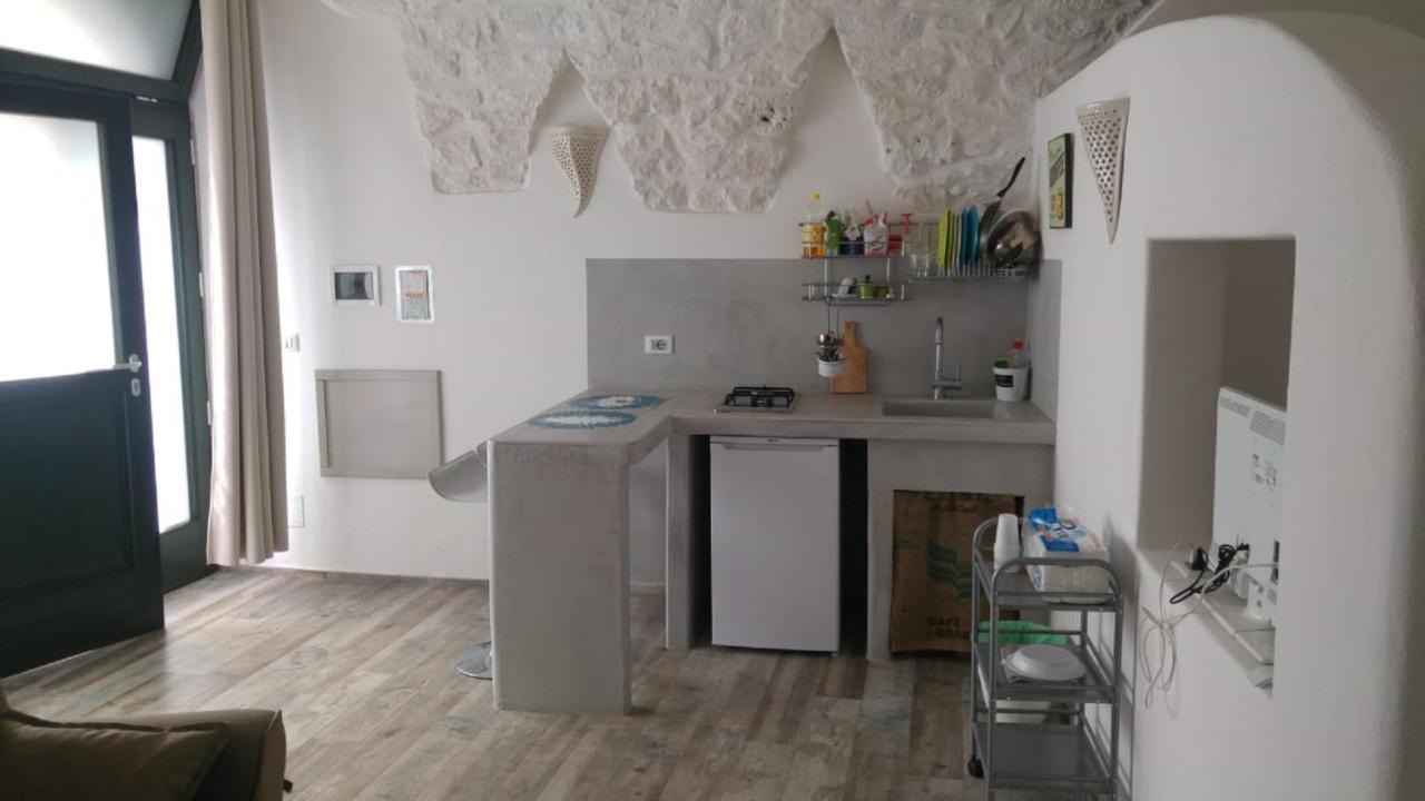 White Stone Flats & Studios Остуни Экстерьер фото