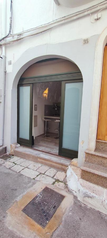 White Stone Flats & Studios Остуни Номер фото