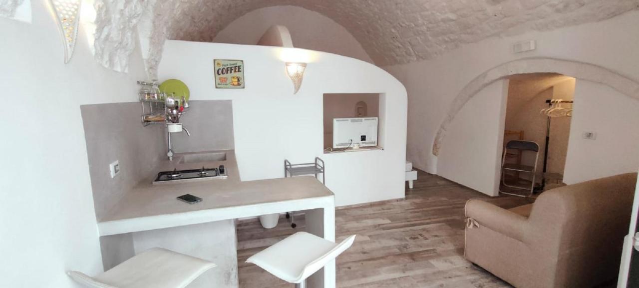 White Stone Flats & Studios Остуни Экстерьер фото