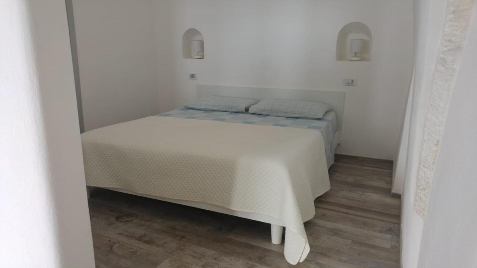 White Stone Flats & Studios Остуни Номер фото