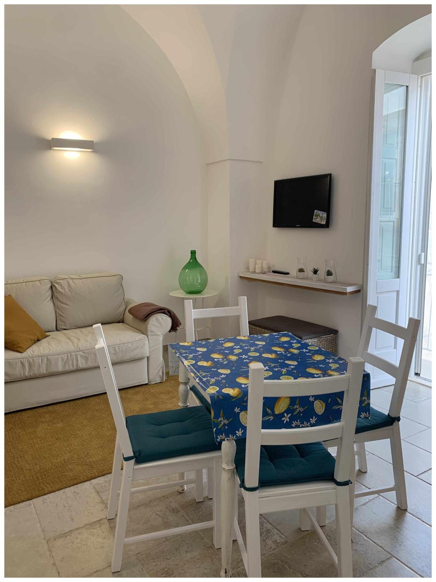 White Stone Flats & Studios Остуни Номер фото