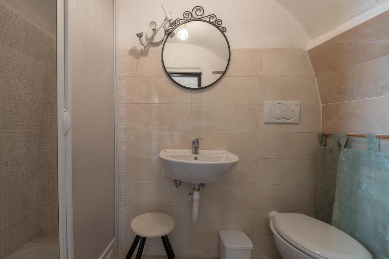 White Stone Flats & Studios Остуни Экстерьер фото